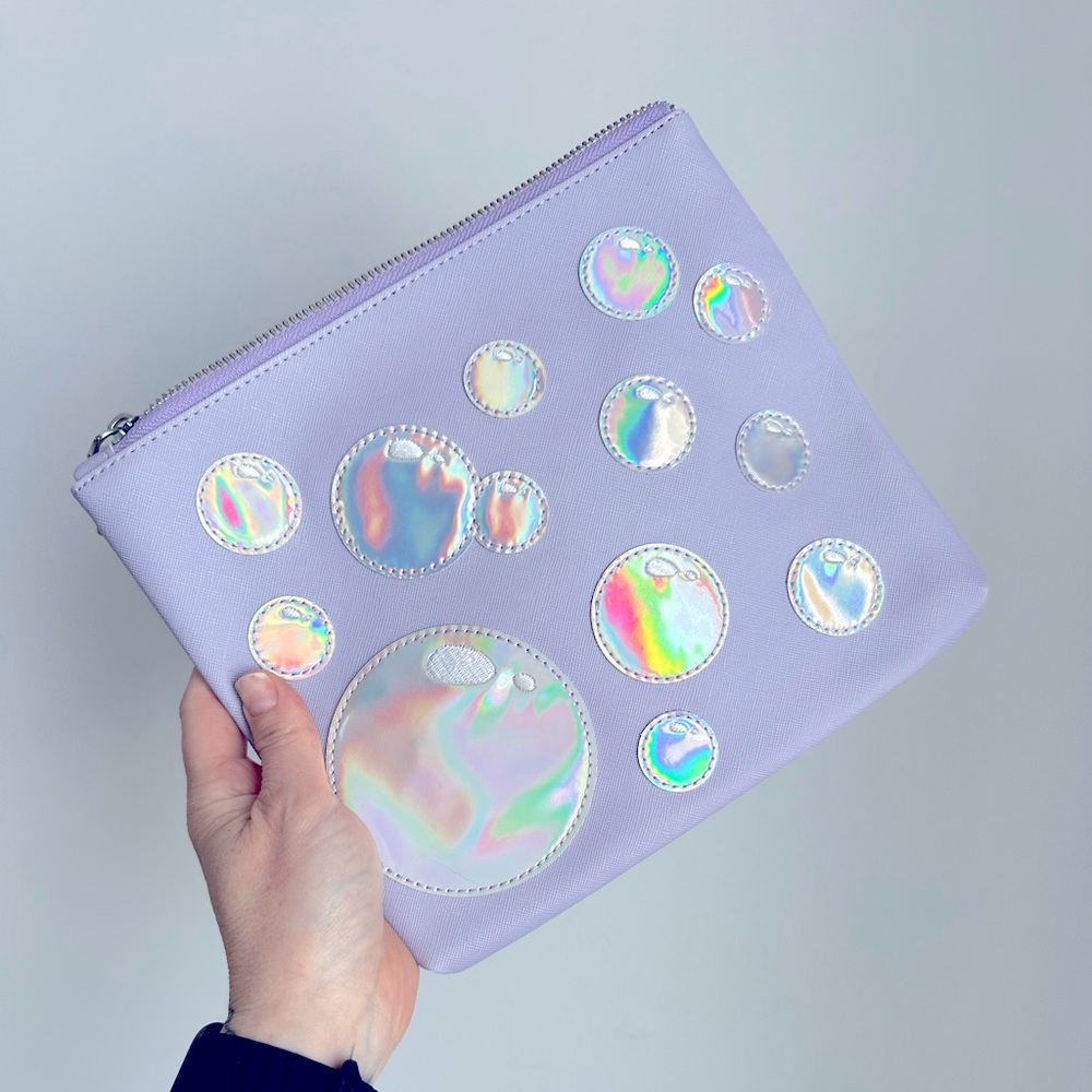 Studio DIY Can’t Clutch This Bubble Clutch